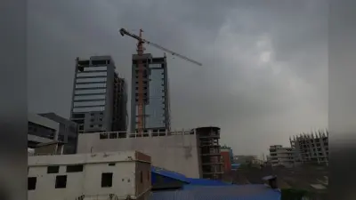 पटना में कहीं आंधी-पानी तो कहीं आसमान में छाए काले बादल, उमस भरी गर्मी से मिली राहत